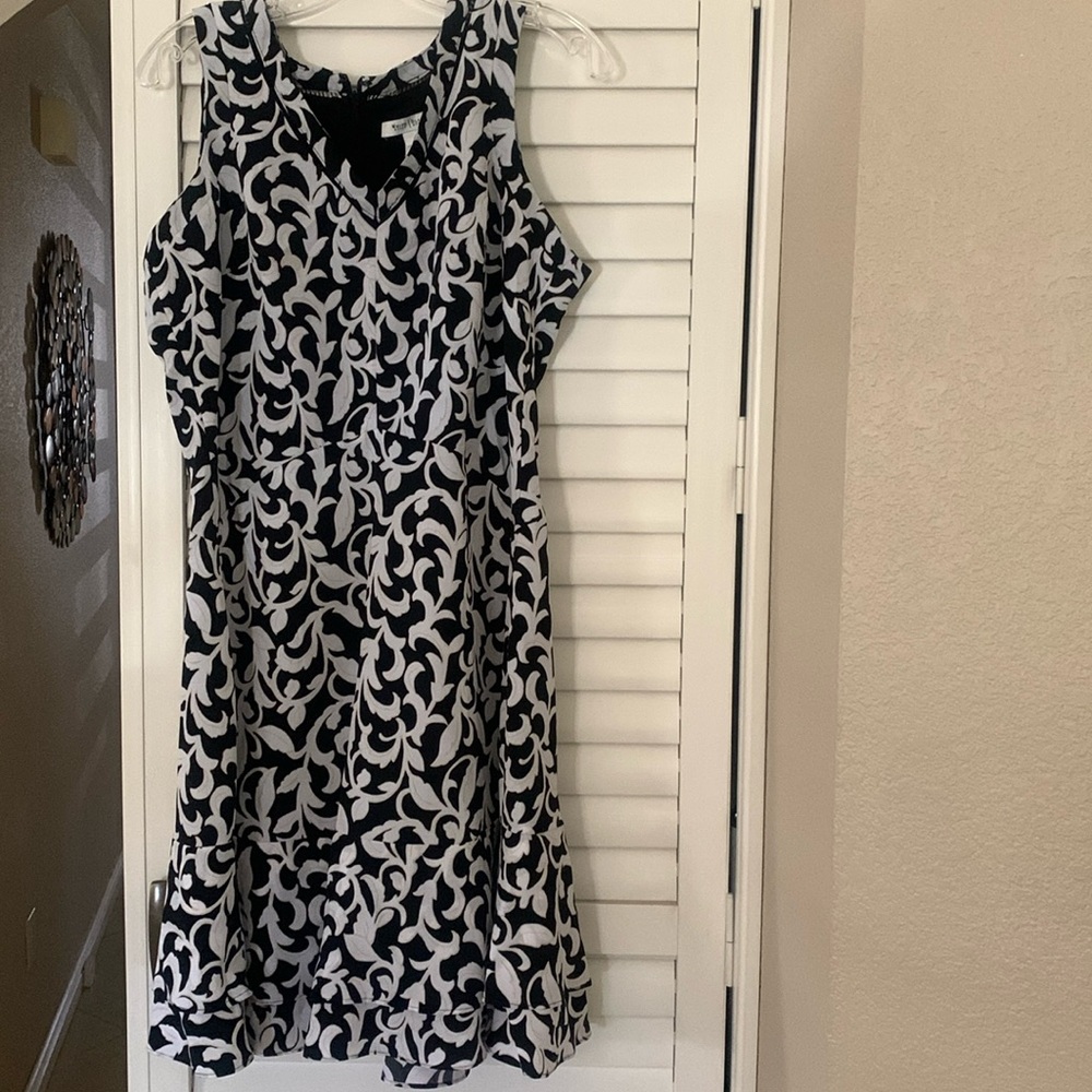 White House Black Market black and white dress. Size 10